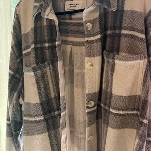 American Eagle Gray shirt